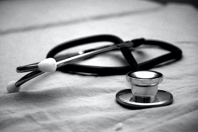 Medir o ritmo cardíaco da criança